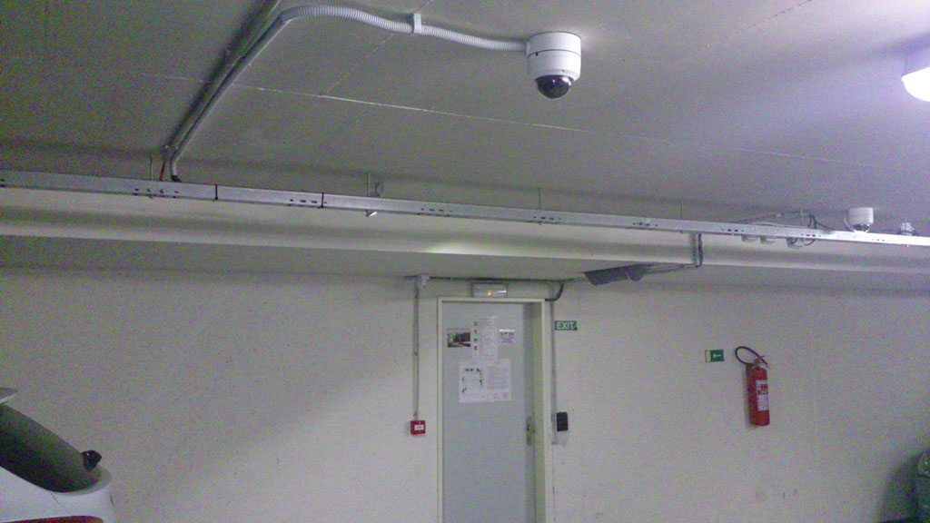 kamerový systém v bytovém komplexu